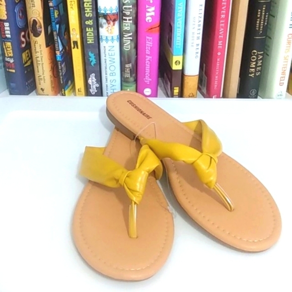 CUSHIONAIRE HONEY GOLD THONG CROSSOVER FLIP FLOP SANDALS SIZE 11 NWT - Picture 1 of 8